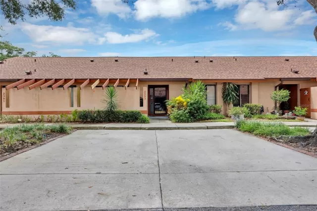 MLS: O6051484 Condo For Sale