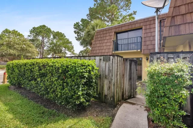 MLS: O6051971 Condo For Sale