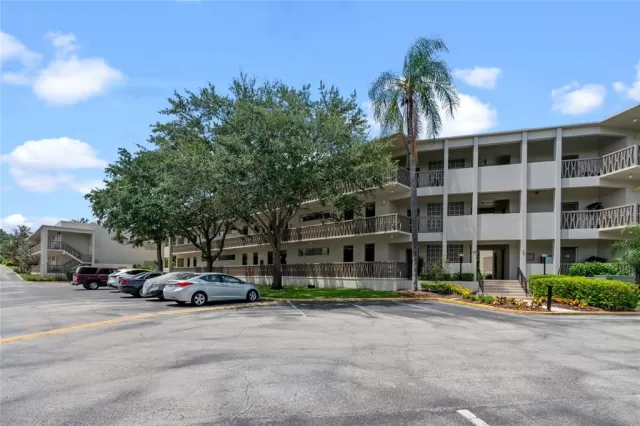 MLS: O6052398 Condo For Sale