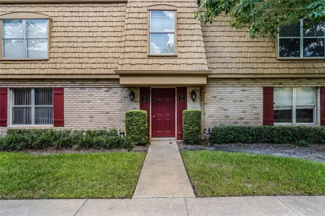 MLS: O6052898 Condo For Sale