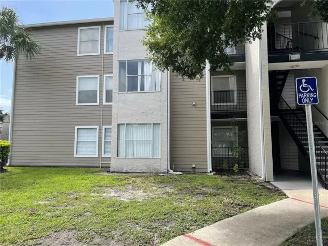 MLS: O6053313 Condo For Sale