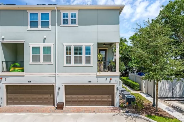 MLS: O6053418 Condo For Sale