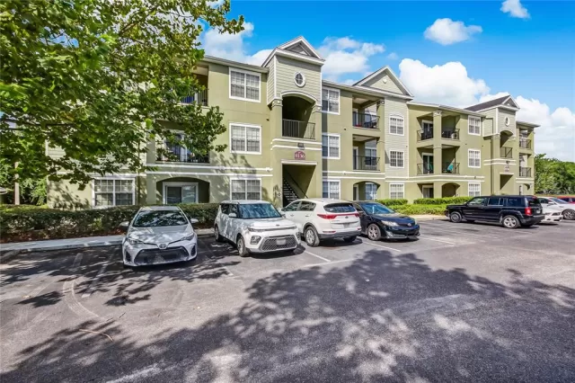 MLS: O6053898 Condo For Sale