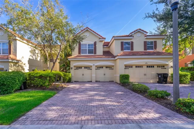 MLS: O6054695 Condo For Sale