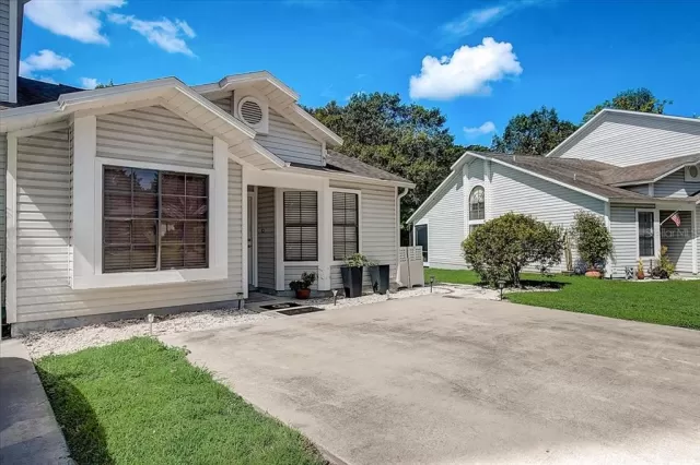 MLS: O6054716 Condo For Sale