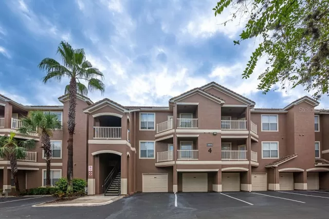 MLS: O6055702 Condo For Sale