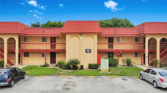 MLS: O6056481 Condo For Sale