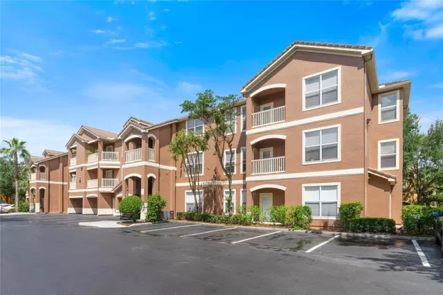 MLS: O6056556 Condo For Sale