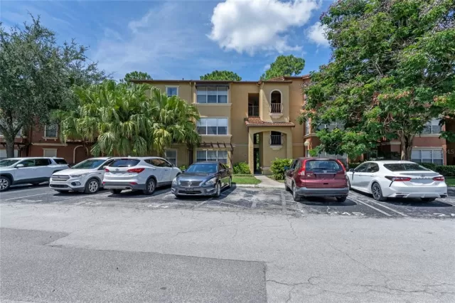 MLS: O6056938 Condo For Sale