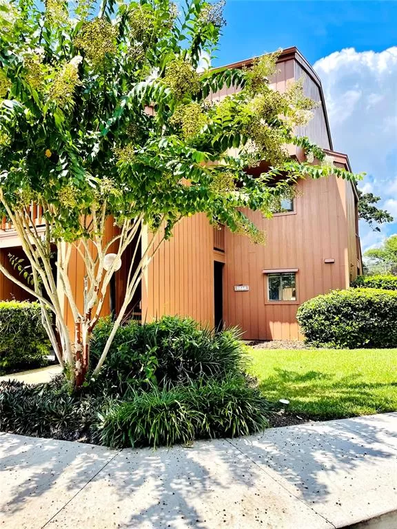 MLS: O6057063 Condo For Sale