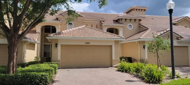 MLS: O6058943 Condo For Sale