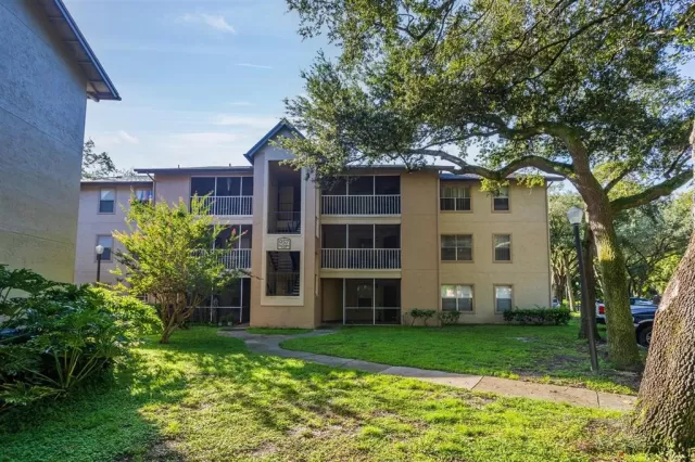 MLS: O6059062 Condo For Sale