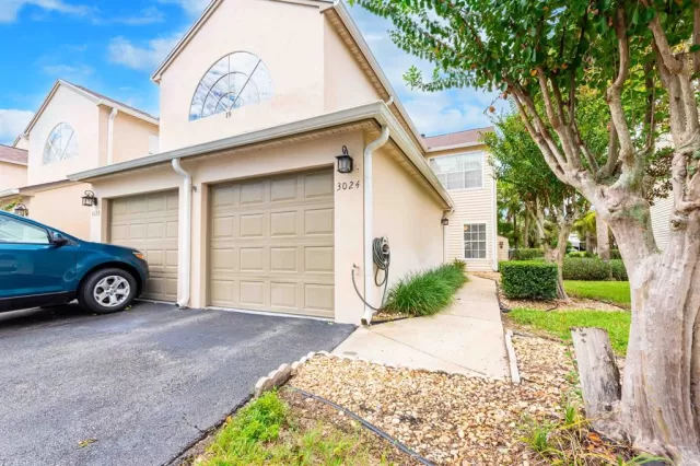 MLS: O6061153 Condo For Sale