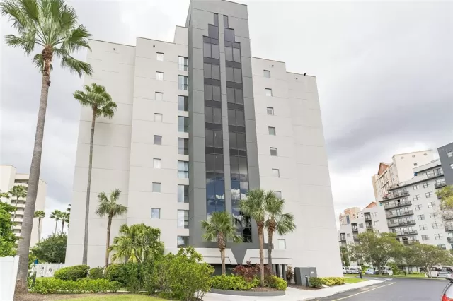 MLS: O6062339 Condo For Sale