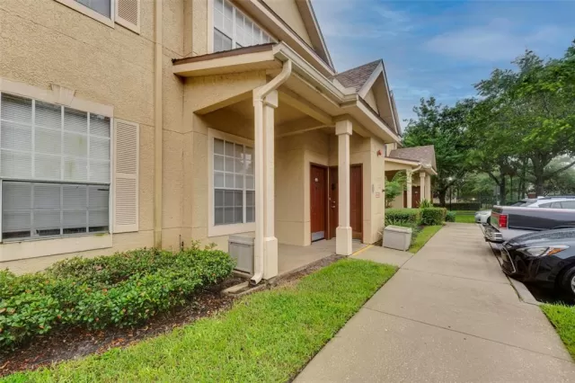 MLS: O6063334 Condo For Sale