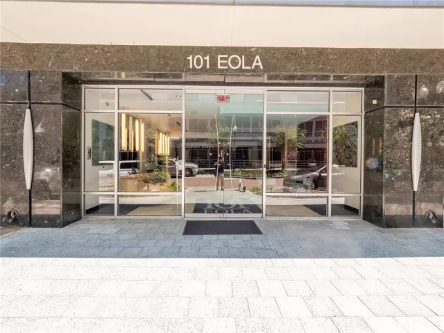 MLS: O6063920 Condo For Sale