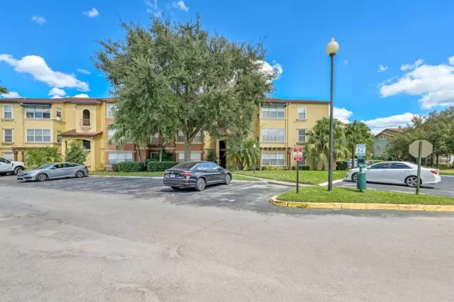 MLS: O6064892 Condo For Sale