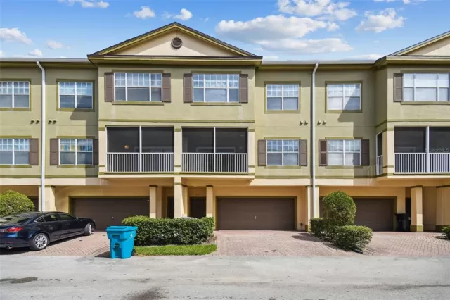 MLS: O6065272 Condo For Sale