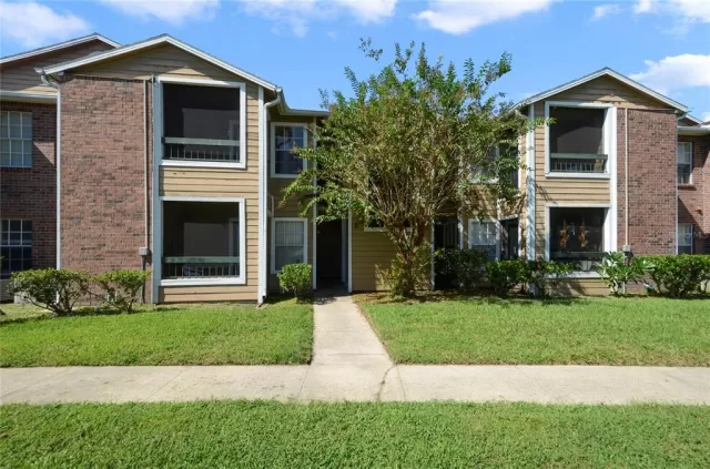 MLS: O6065823 Condo For Sale
