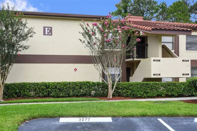 MLS: O6067719 Condo For Sale