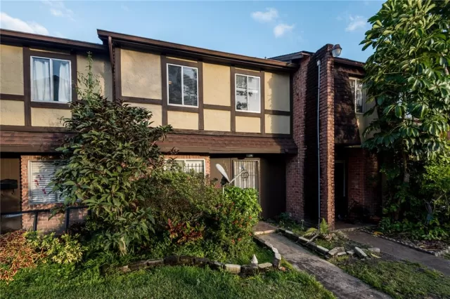 MLS: O6067960 Condo For Sale