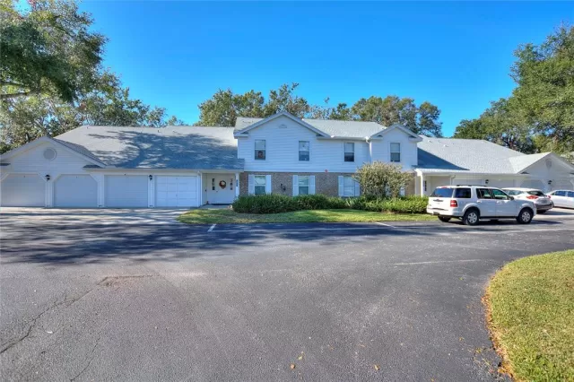 MLS: O6068057 Condo For Sale