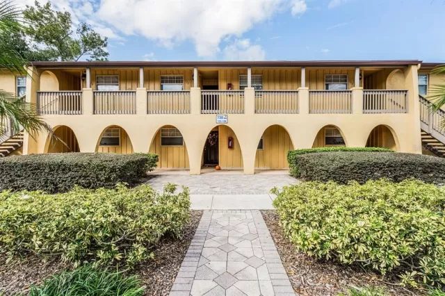 MLS: O6068495 Condo For Sale