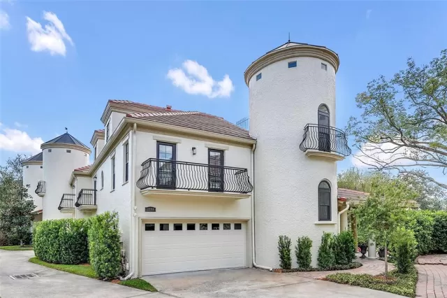 MLS: O6068836 Condo For Sale