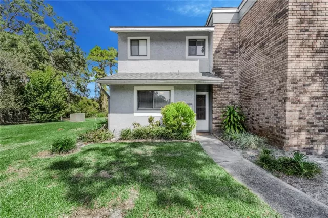 MLS: O6068922 Condo For Sale