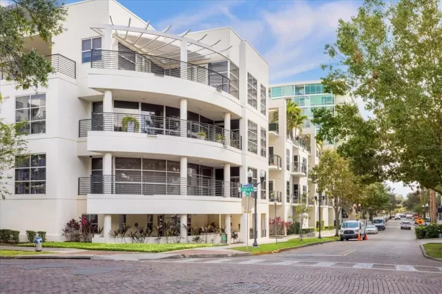 MLS: O6069371 Condo For Sale