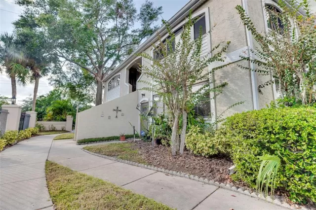 MLS: O6069682 Condo For Sale
