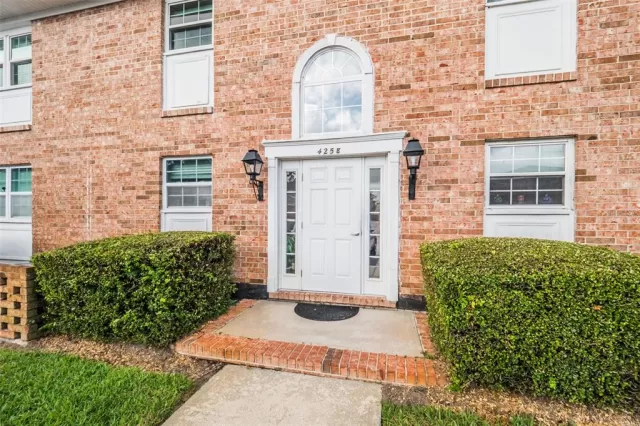 MLS: O6069910 Condo For Sale