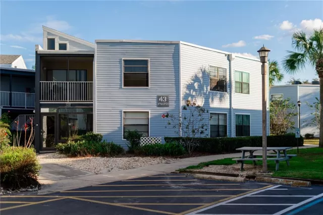 MLS: O6074834 Condo For Sale