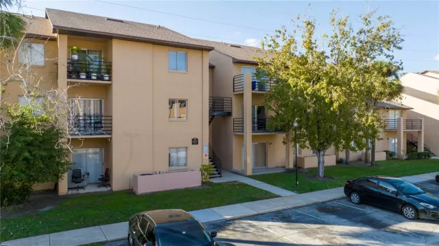 MLS: O6077790 Condo For Sale