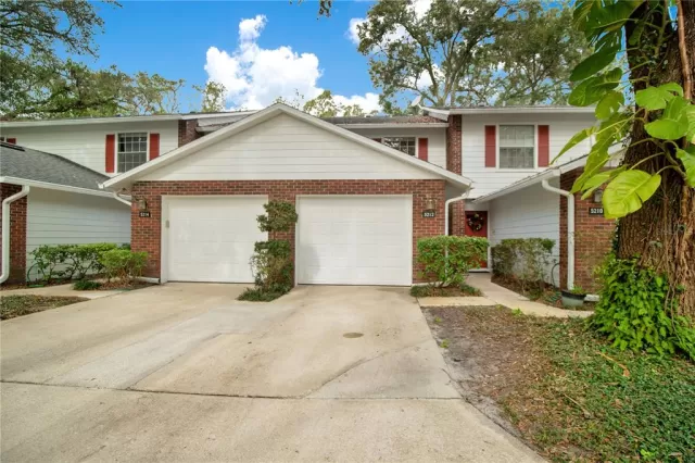 MLS: O6077892 Condo For Sale