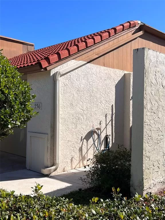 MLS: O6078190 Condo For Sale