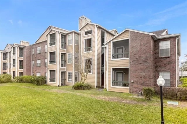 MLS: O6080112 Condo For Sale