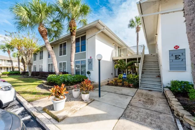 MLS: O6080180 Condo For Sale