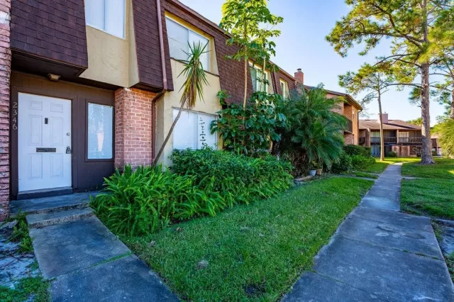 MLS: O6081296 Condo For Sale