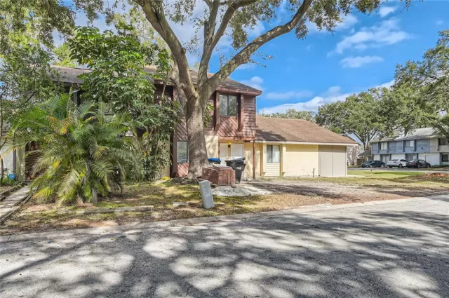 MLS: O6081577 Condo For Sale