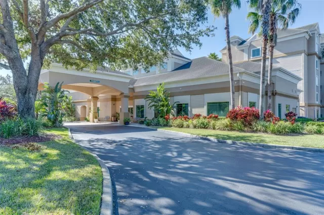 MLS: O6082094 Condo For Sale