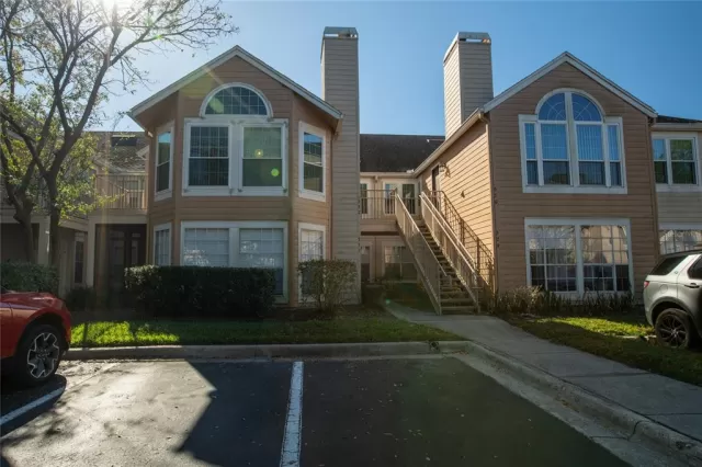 MLS: O6083114 Condo For Sale