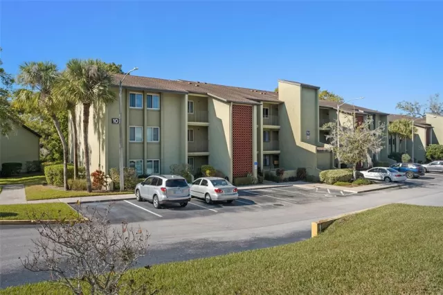 MLS: O6083116 Condo For Sale