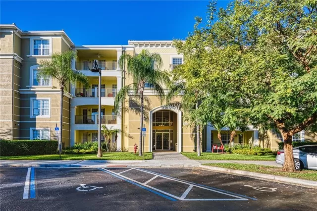 MLS: O6083631 Condo For Sale