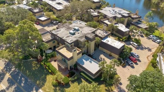 MLS: O6083674 Condo For Sale