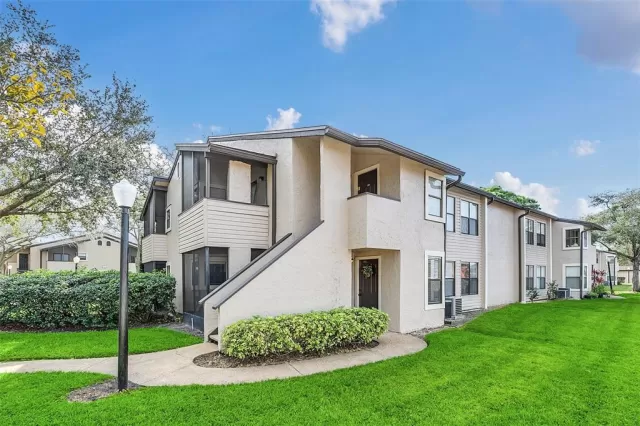 MLS: O6084666 Condo For Sale