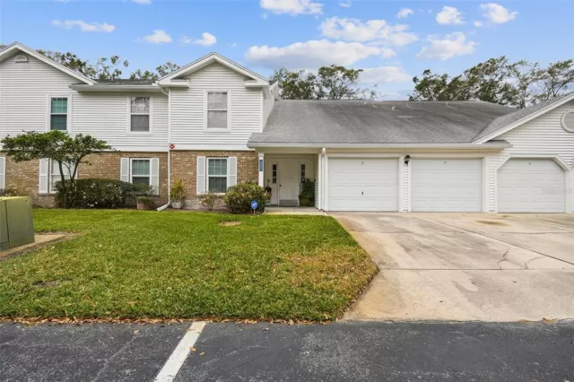 MLS: O6085584 Condo For Sale