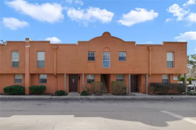 MLS: O6085962 Condo For Sale