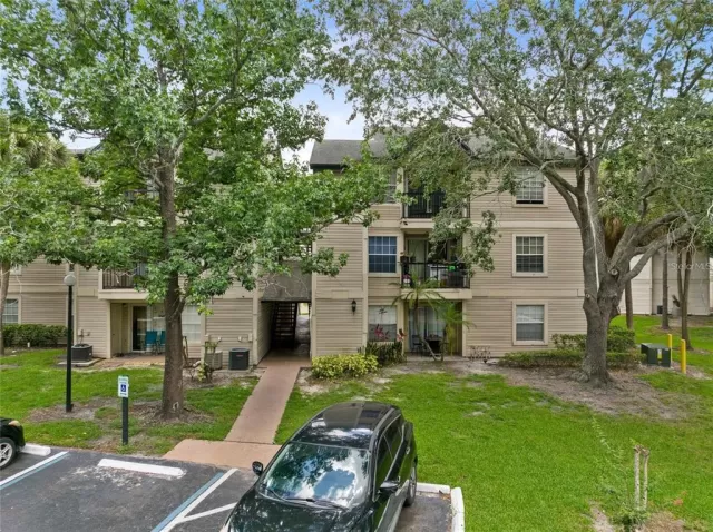 MLS: O6086190 Condo For Sale