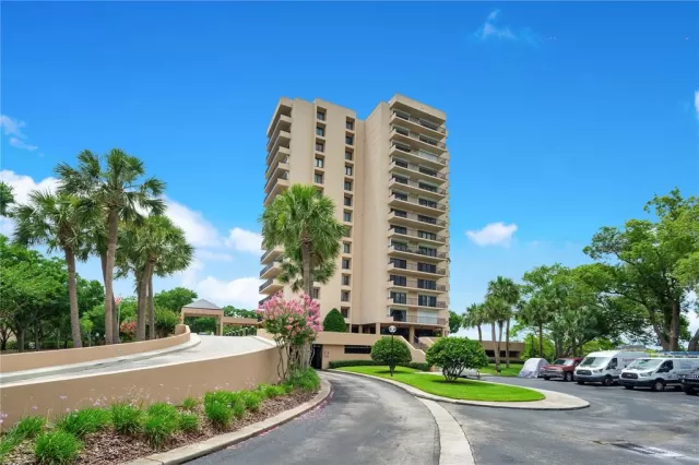 MLS: O6087288 Condo For Sale